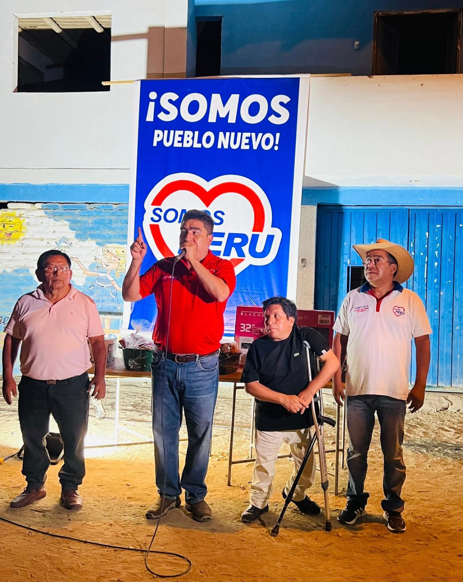 Mitin de Somos Pueblo Nuevo con vecinos